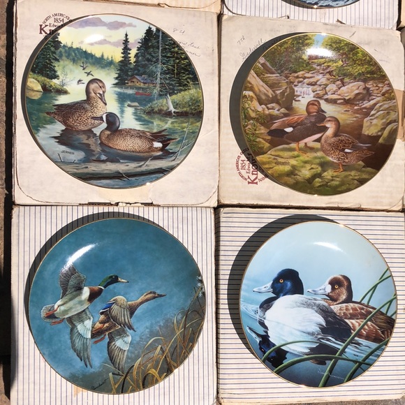 Authentic Hamilton Collection Plates - Picture 2 of 5